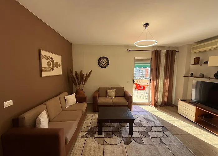 Center With Huge Terrace & View Appartement Tirana