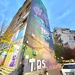Apartment Center With Huge Terrace & View Tirana