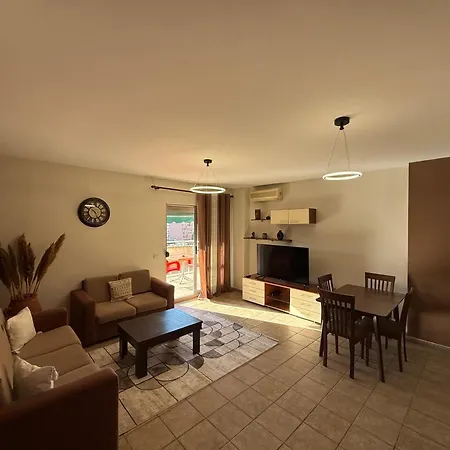 Center With Huge Terrace & View Διαμέρισμα *