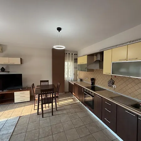 Center With Huge Terrace & View Διαμέρισμα *