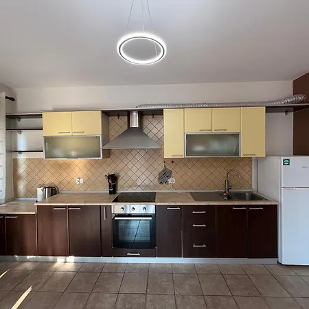 Center With Huge Terrace & View * Τίρανα