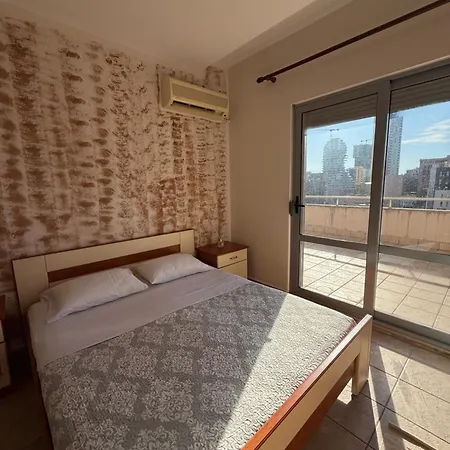 Διαμέρισμα Center With Huge Terrace & View Τίρανα