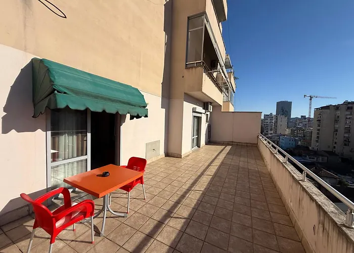 Apartment Center With Huge Terrace & View *