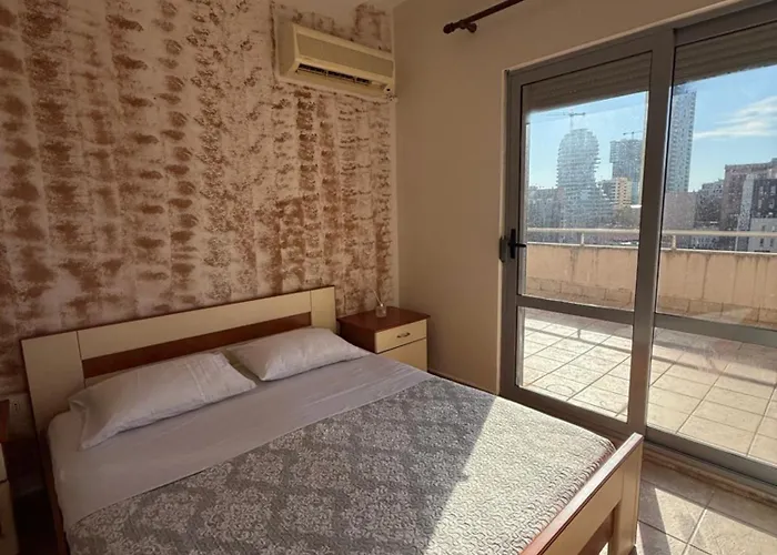 Apartment Center With Huge Terrace & View Tirana